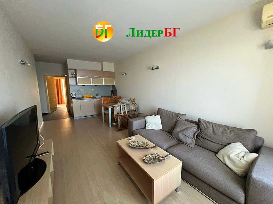 Двустаен апартамент с фронтална гледка морето на първа линия