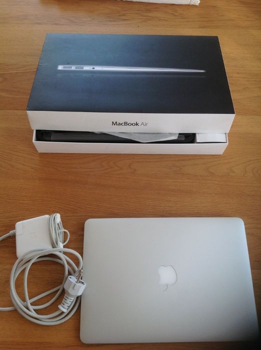 Macbook Air A1369 mid 2011 i7, 4GB, SSD 256 -Dezmembrez