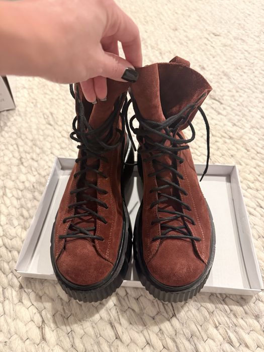 Ghete piele intoarsa