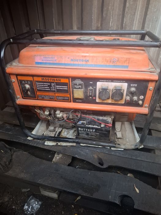 Продам на запчасти два бензогенератора