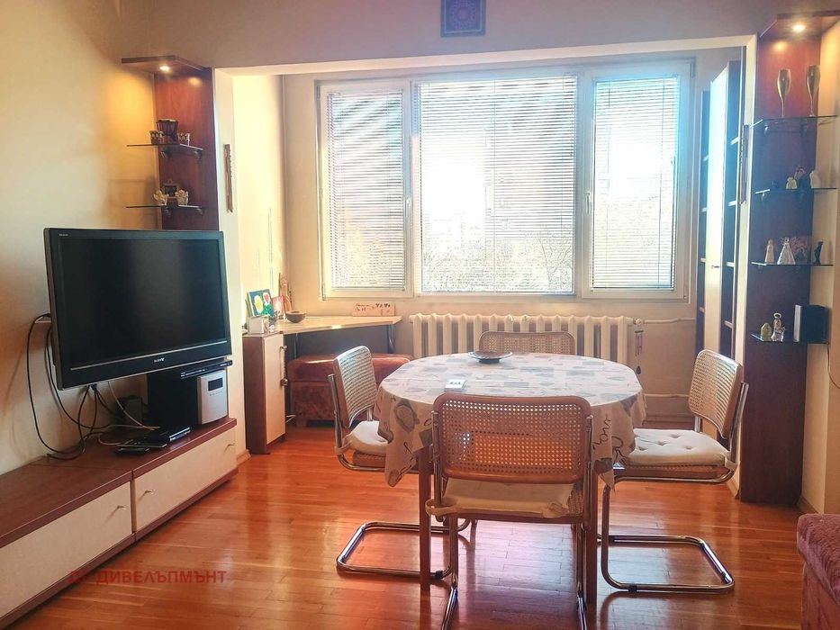 Дава се под наем Тристаен апартамент в София, Люлин 5 - 103 кв.м за 612 € - Снимка #3