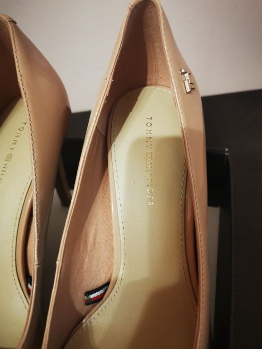 Pantofi Tommy Hilfilger nude mărimea 38