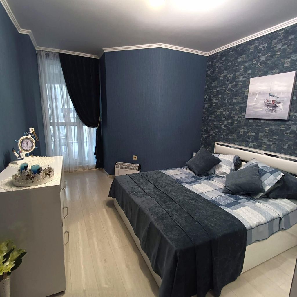 Дава се под наем Тристаен апартамент в Варна, Център - 80 кв.м за 800 € - Снимка #3