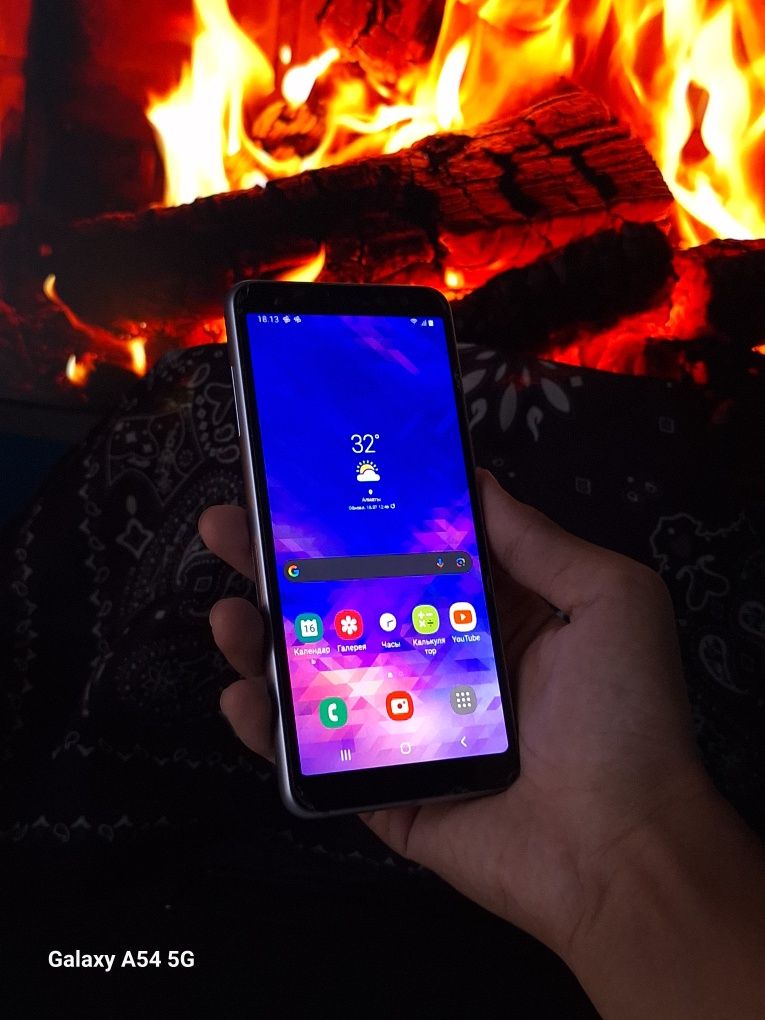 Продам Samsung A8 в идеале