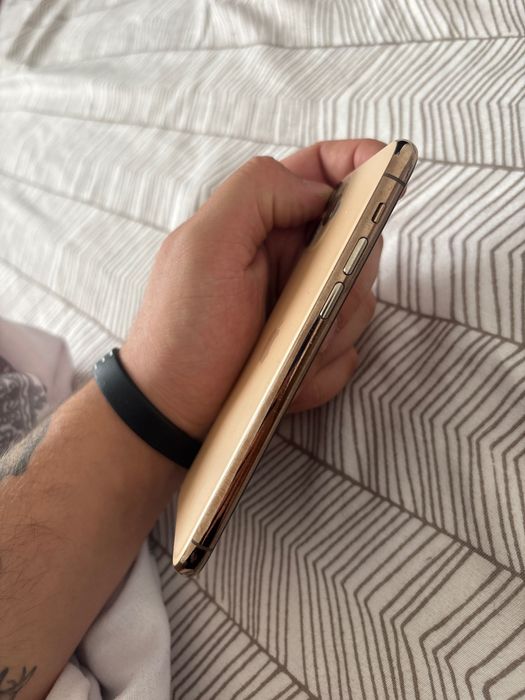 Продавам iphone 11 pro gold 256gb