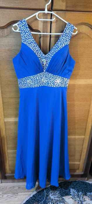 Vând rochie  dama