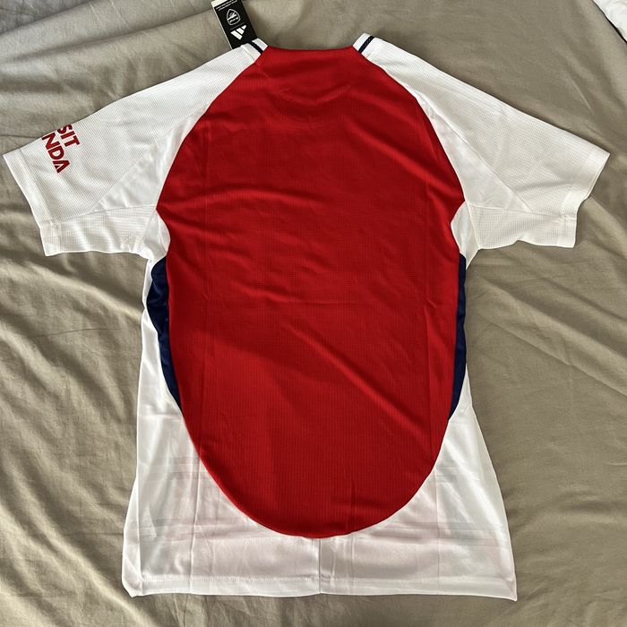 Нов Екип Arsenal 25/26