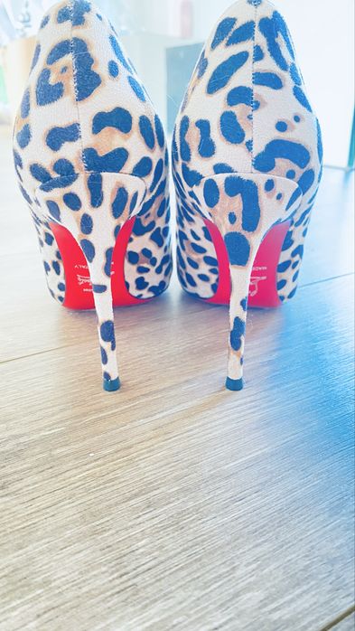 Обувки с висок ток