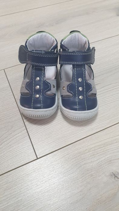 Sandale ortopedice Hokide , din piele naturala. Noi. Marimea 19.