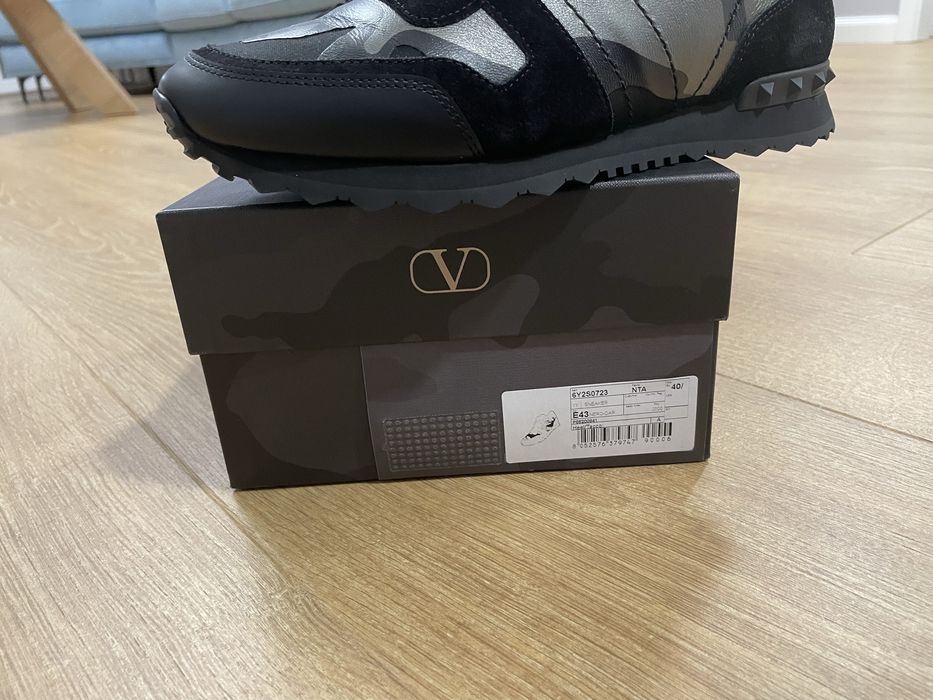 Valentino Garavani si o perche de hogan