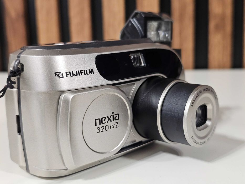 Aparat foto pe film Fujifilm Nexia 320 ixZ