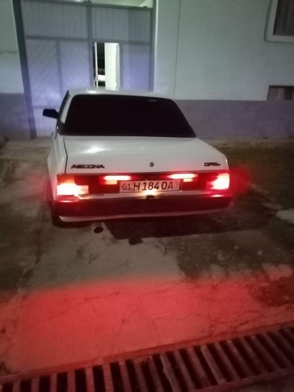 Opel ascona 1986 yil