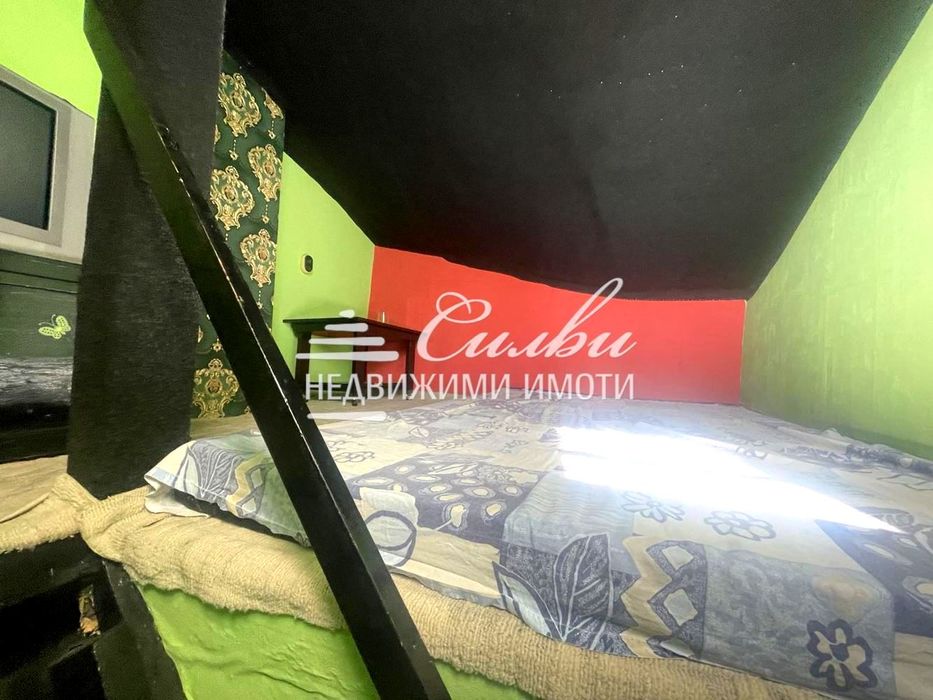 Тухлен ЕТАЖ от къща - кв. Център