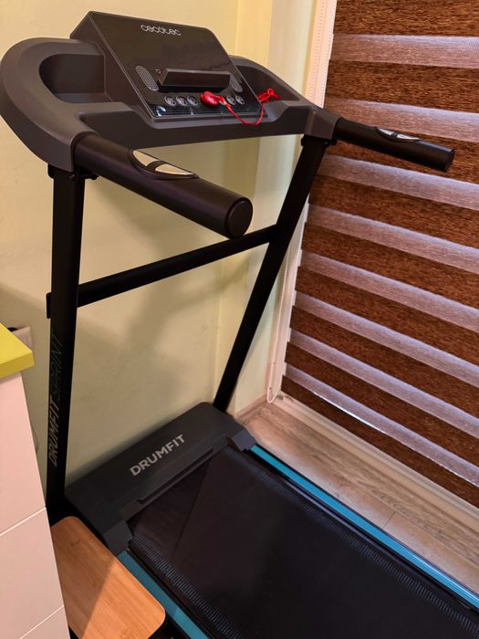 Бягаща пътека Cecotec 600W – сгъваема, 12 програми