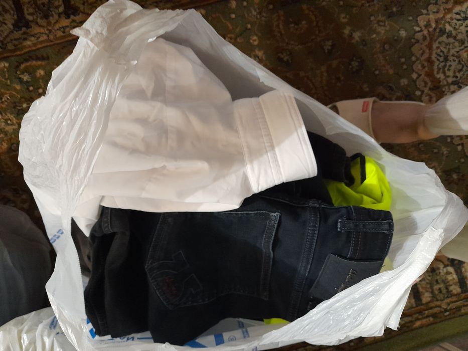 Срочно.Мужские,молодежные джинсы,46,48р и белая рубашка ,48р