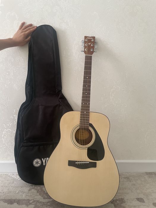 Гитара сатылады, еш жері сынбаған, 1 ай тартылған тек. 50мың