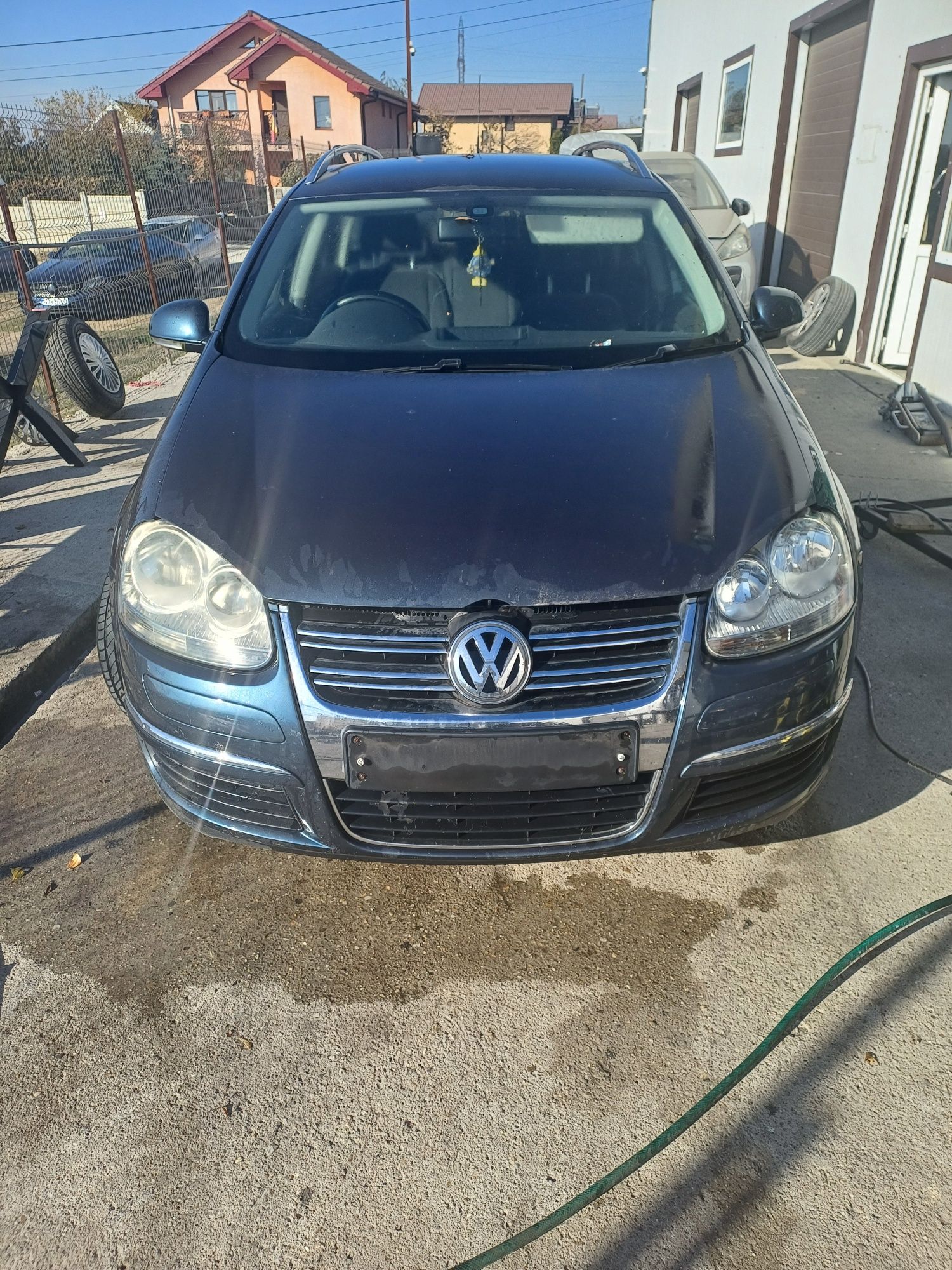 Dezmembrez Golf 5 break 19 BLS 105 CP  CUTIE Automata KHM Culoare LC5F