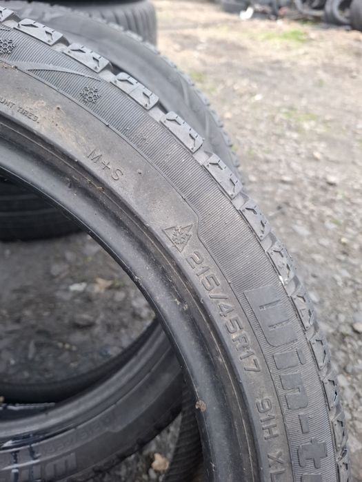 Vand 2 anvelope 215 45 17 hifly de iarna bune