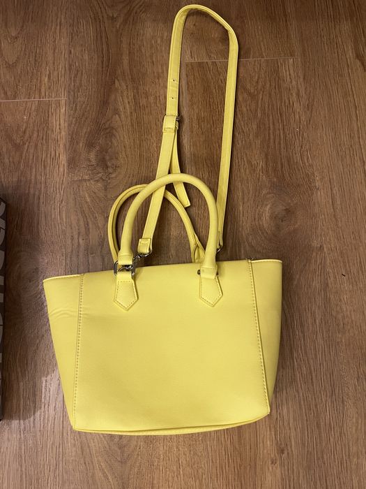 Set geanta si pantofi stiletto galben Bershka