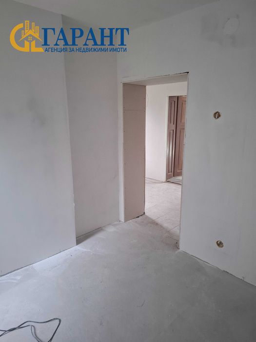 Недвижими имоти "Гарант", продава къща в с.  Кошарите, община Радомир.