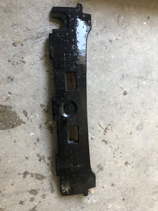 Пена пласт на бампера тойота камри 40.45 оригинаг передний