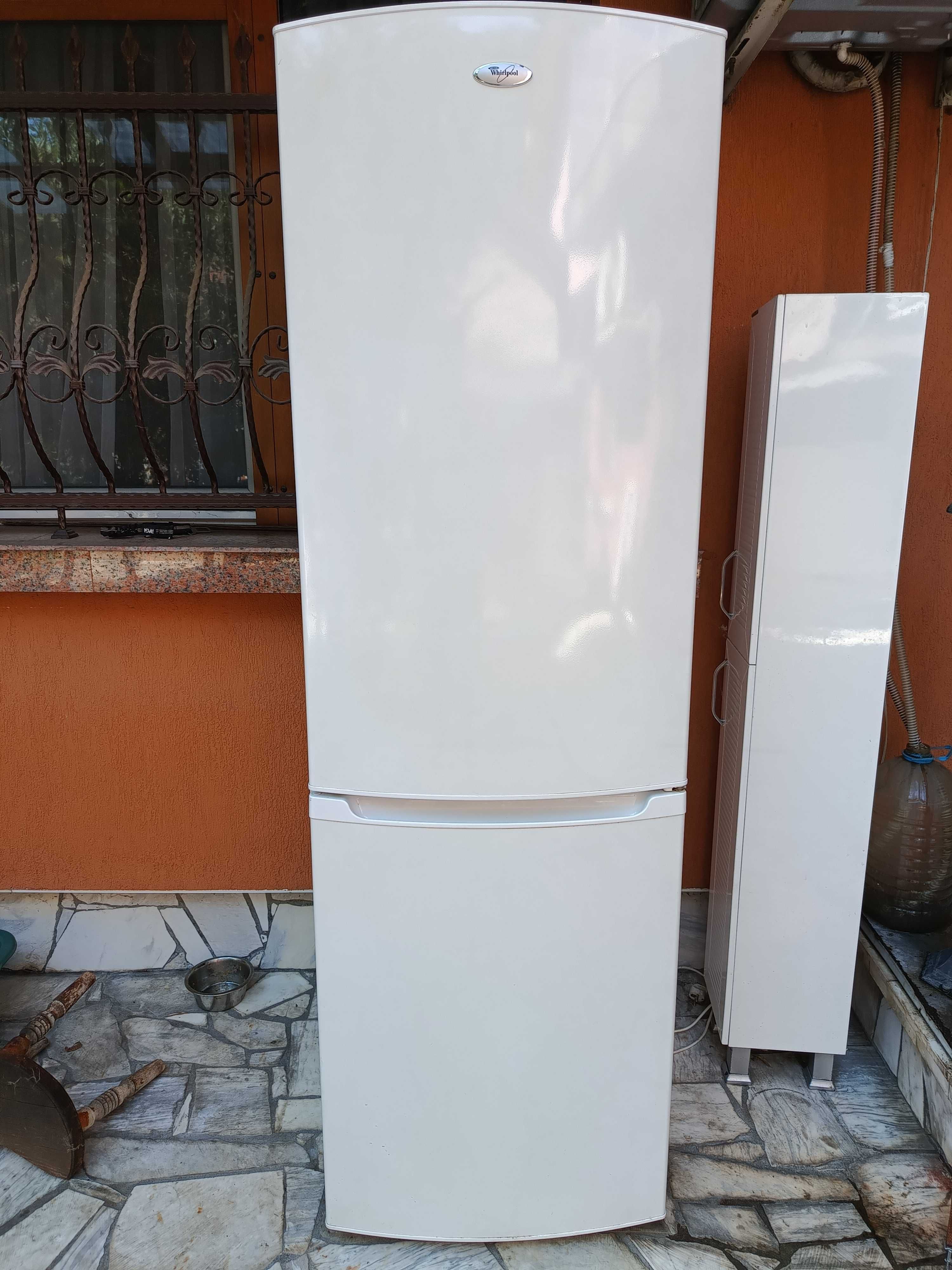 Хладилник Whirlpool с долна камера бял висок