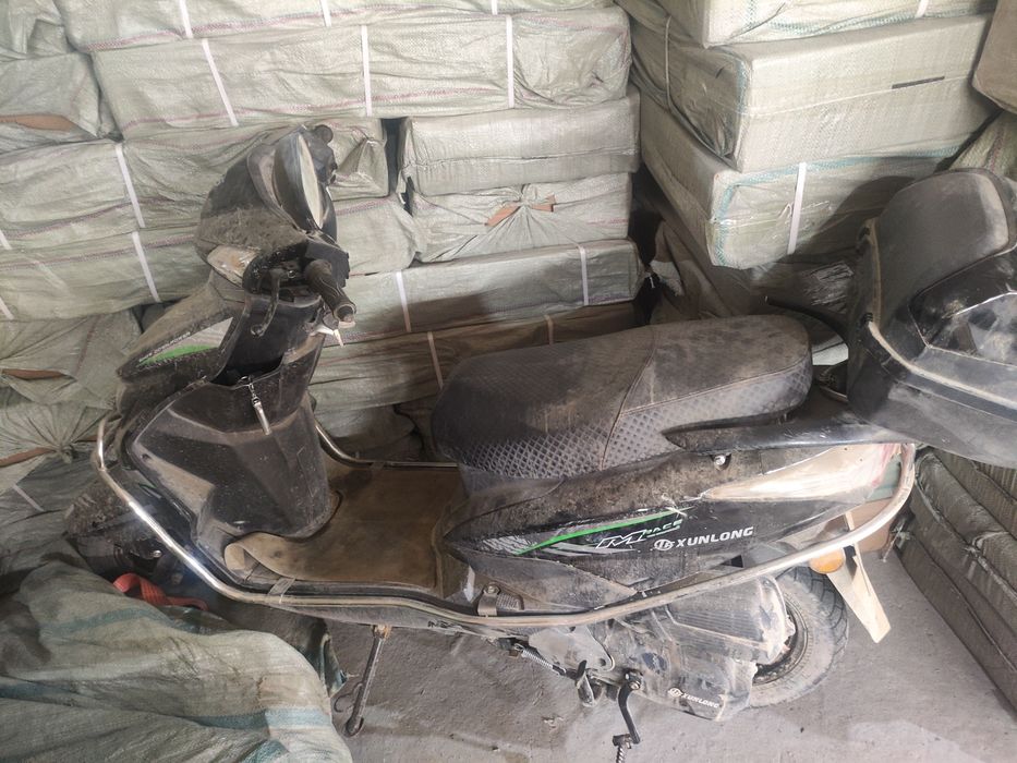 Скутер m8  мопед