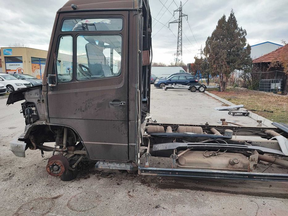Mercedes Vario 614 на части