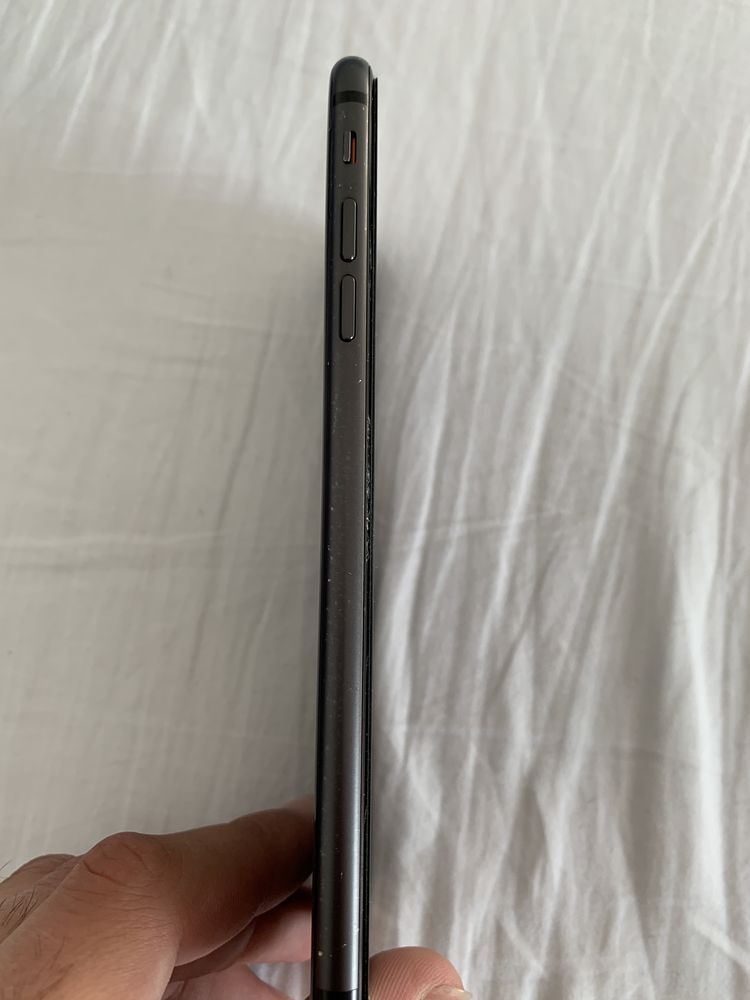 Vând iPhone 8 Plus 64GB negru