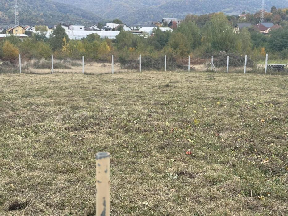 Vând teren intravilan