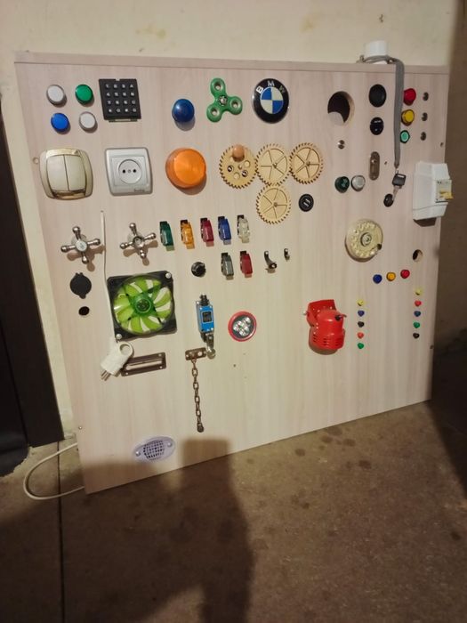 Бизиборт детская интелектуальная игрушка