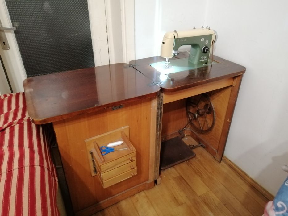 Masina de cusut Ileana Mobila