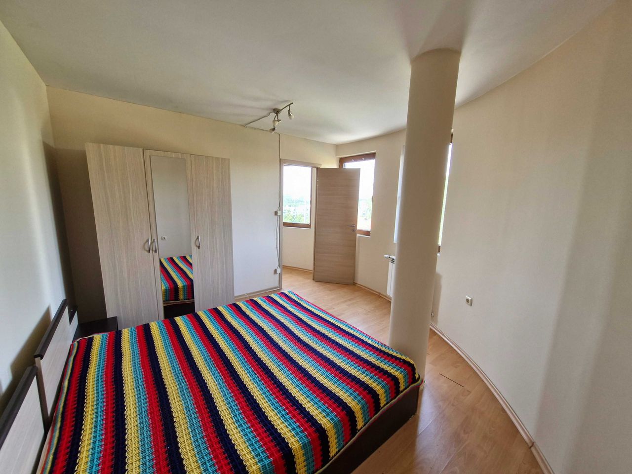 Продава се Четиристаен апартамент в Плевен, Дружба 2 - 131 кв.м за 993 €/кв.м - Снимка #5