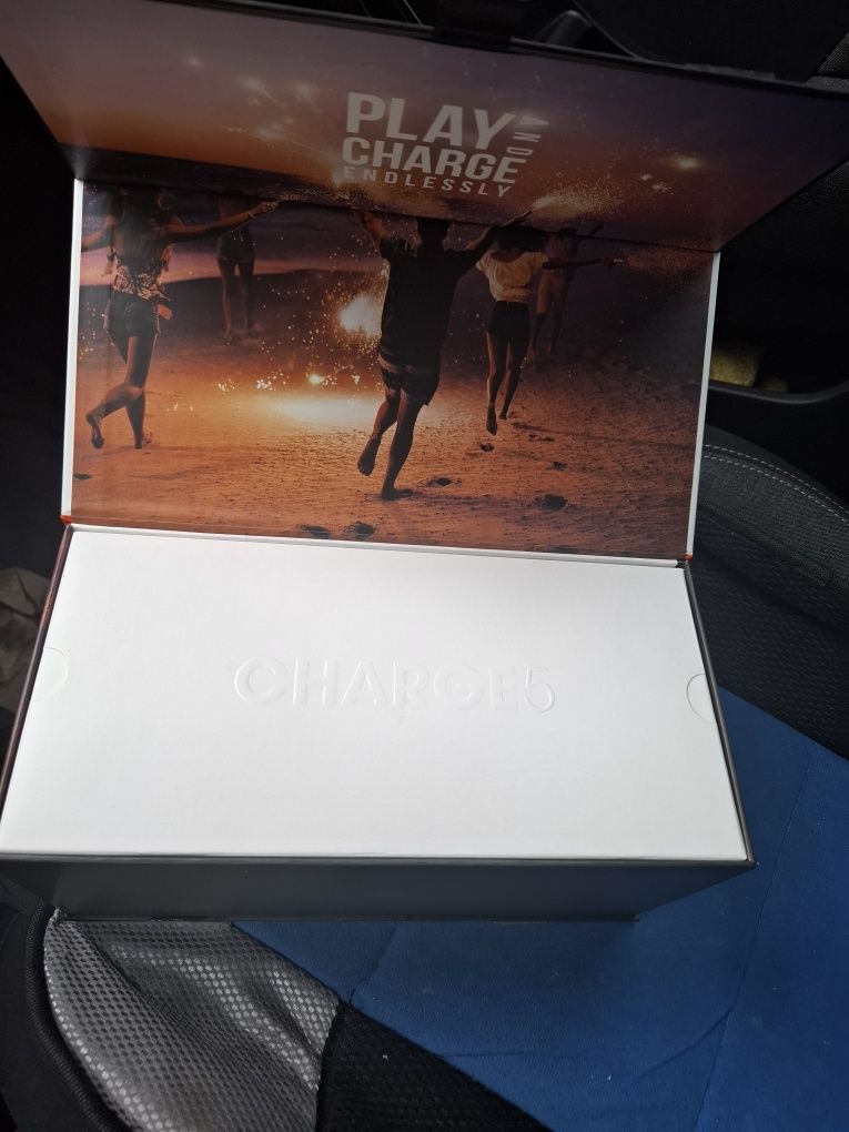 Boxa jbl charge 5 noua.
