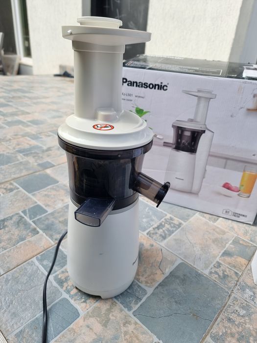 Storcator Panasonic MJ-L501KXE pentru fructe si legume , cu melc 1500W