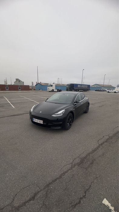 Tesla model 3 LONG RANGE Pachet SUMMON