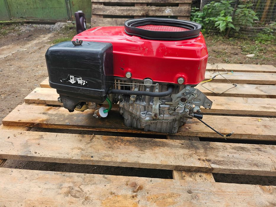 HONDA/Двигател з Тракторна Косачка 13.Коня