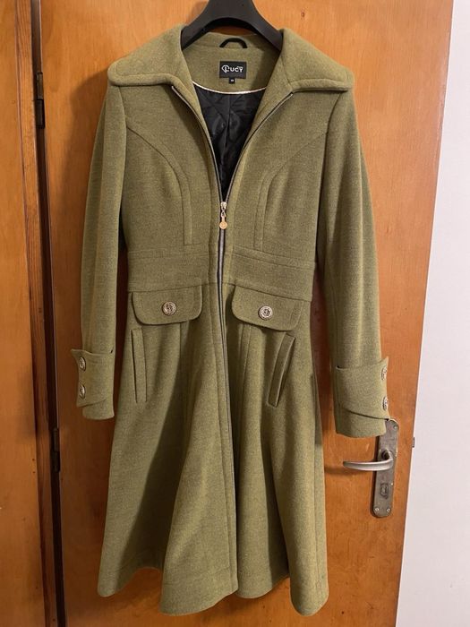 Lucy палто маслено зелено