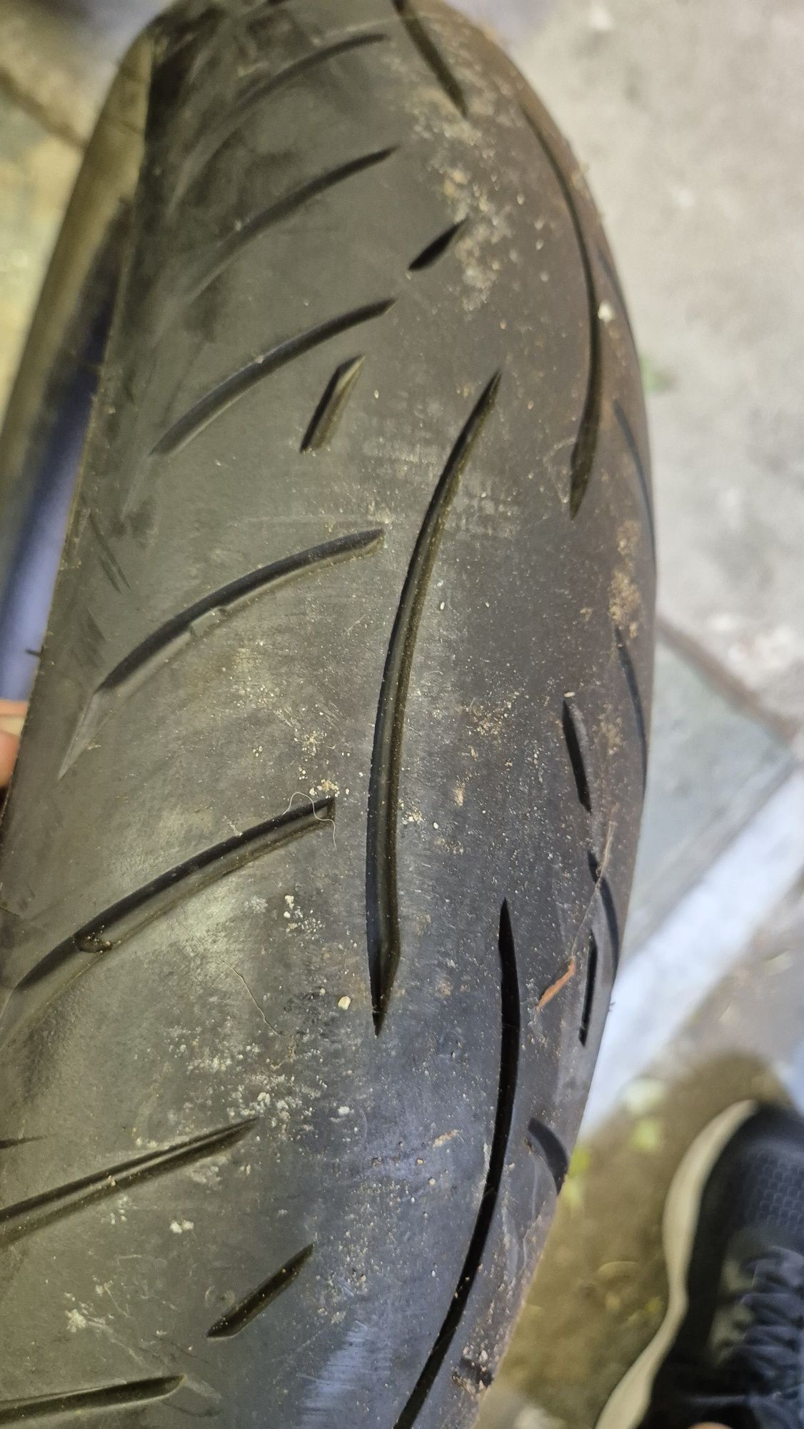 Предна гума 120 70 R17
