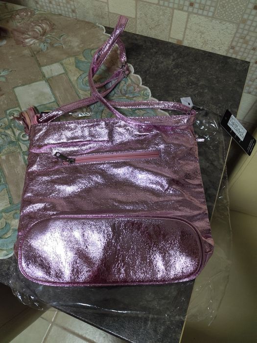 Vând doua genti noi