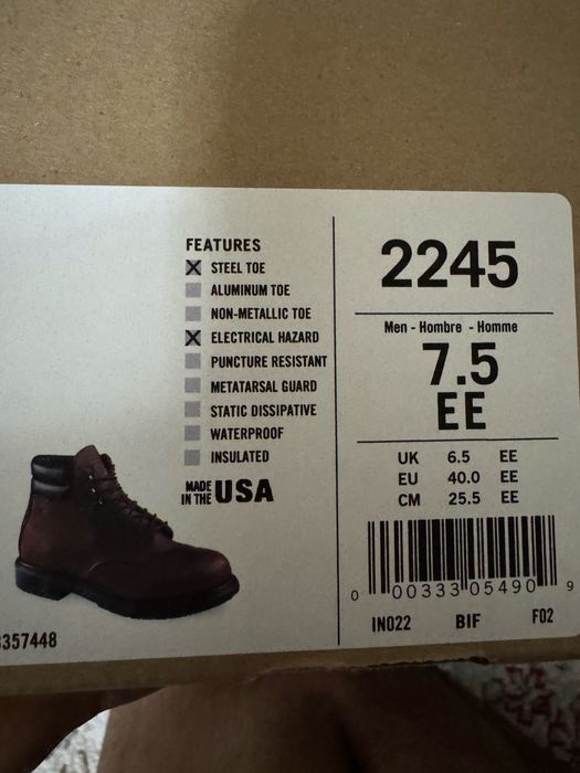 Продаю зимние,летние ботинки, демисезонный комбинезон, зимняя куртка.