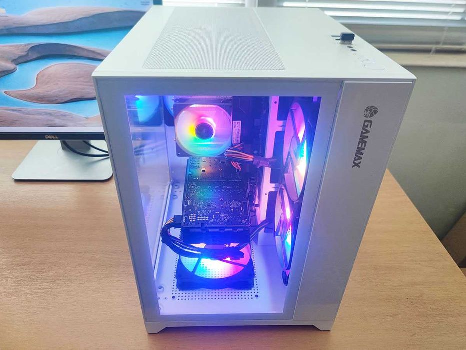 Геймърски компютър, Intel i3 12100f, 32gb Ram, 960Gb SSD, 1070Ti, 700W