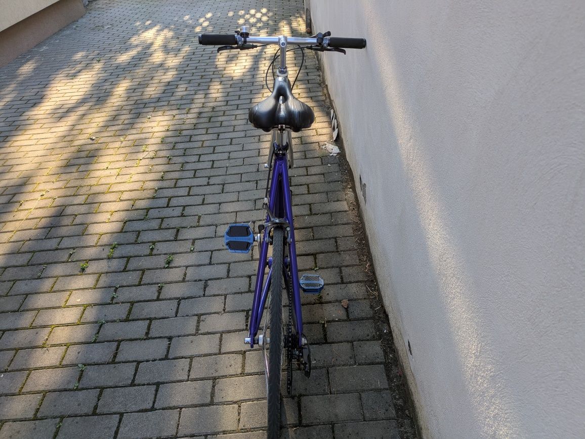 Bicicletă cursieră de oraș