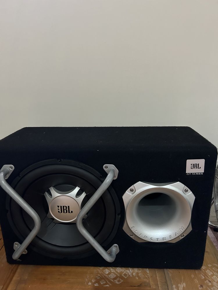 Субуфер JBL GT5-1204BR и Краино стъпало TITAN HIFONICS