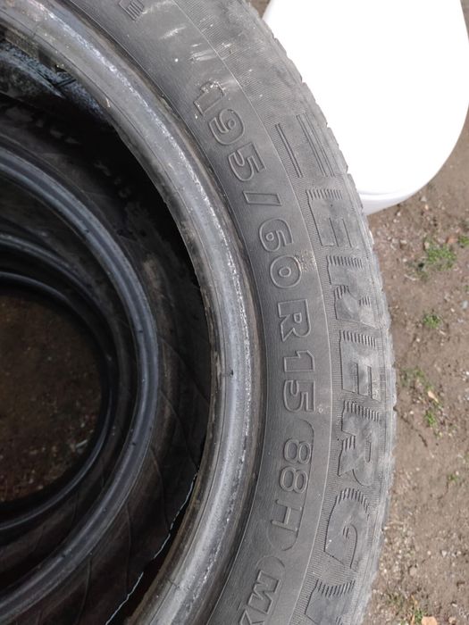 Резина комплект на 15 летние срочно продам.