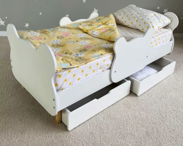 Кровать детская деревянная с матрасом