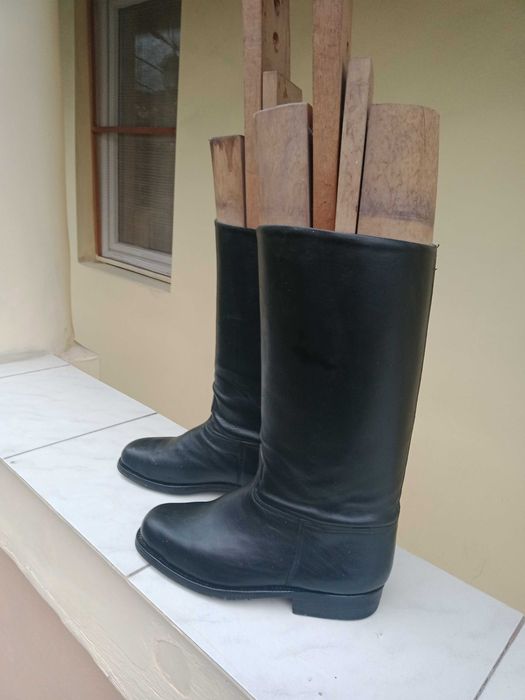 Cizme de bărbați mărimea 43,in stare foarte buna din piele naturală