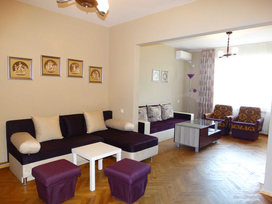 Давам под наем апартамент 90 кв. м., Русе, център