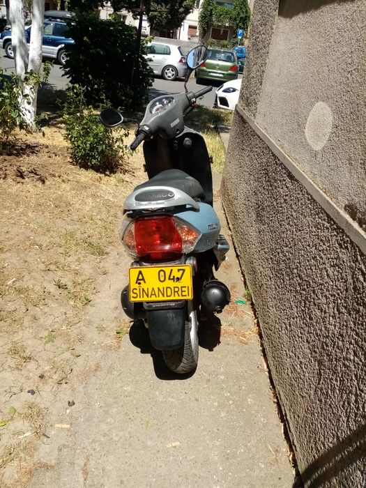 Vînd scuter kimco de 49 2t