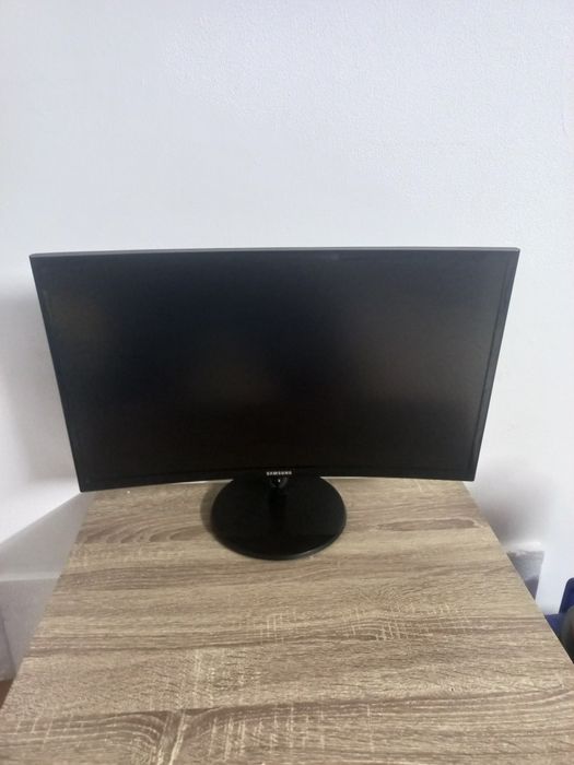 Monitor curbat Samsung